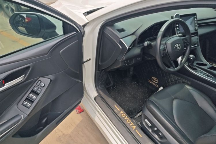 Used Toyota Avalon 2019 Dual-Engine 2.5L Luxury Edition China VI Standard Driver Seat