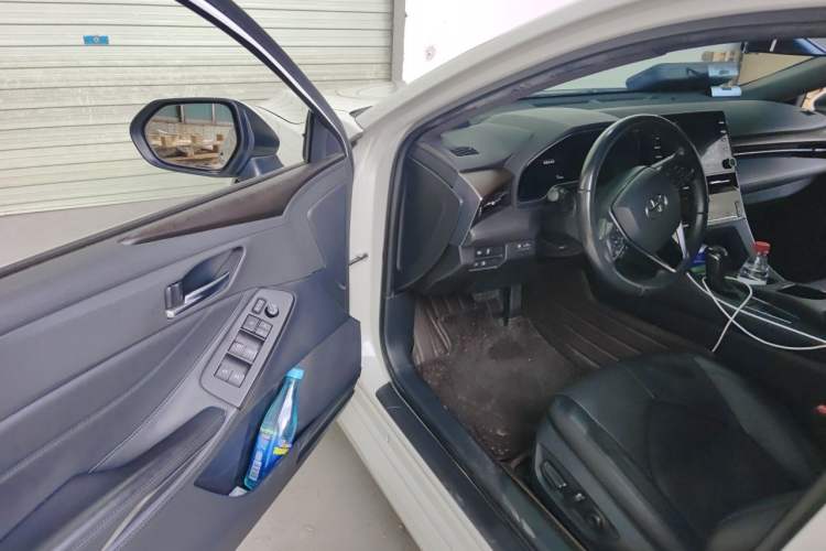 Used Toyota Avalon 2019 2.0L Luxury Edition China VI Standard Driver Seat