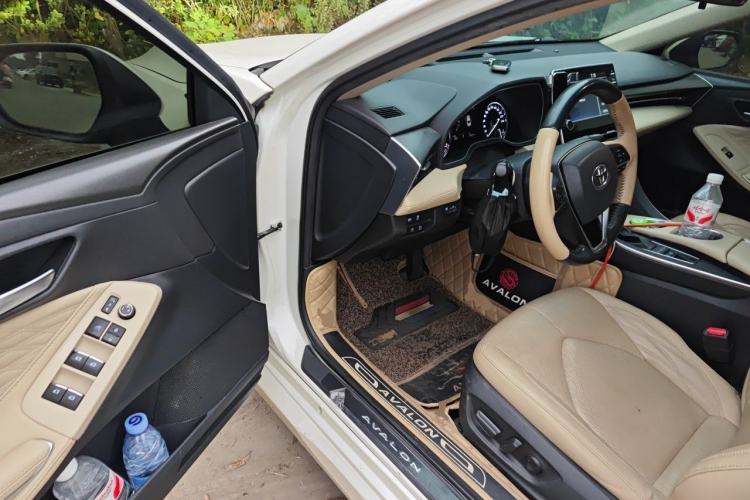 Used Toyota Avalon 2019 Dual-Engine 2.5L XLE Prestige Version China VI Standard Driver Seat