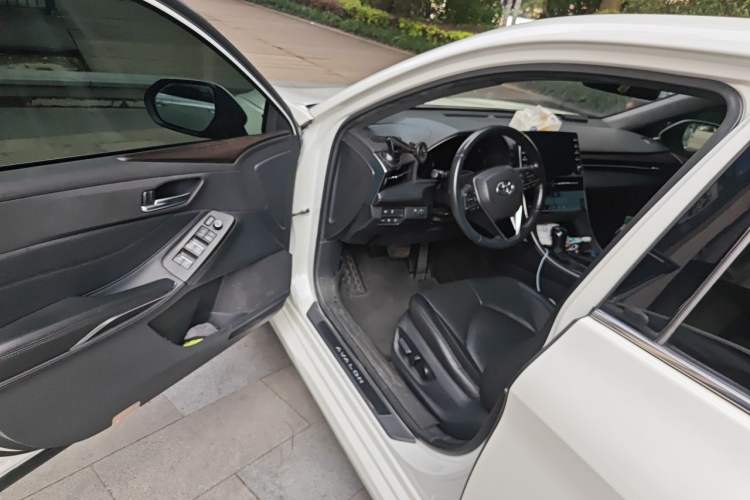 Used Toyota Avalon 2019 2.0L XLE Premium Edition China VI Driver Seat