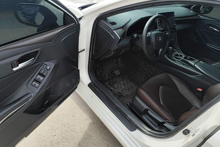 Used Toyota Avalon 2019 2.0L Ambition Edition China VI Driver Seat