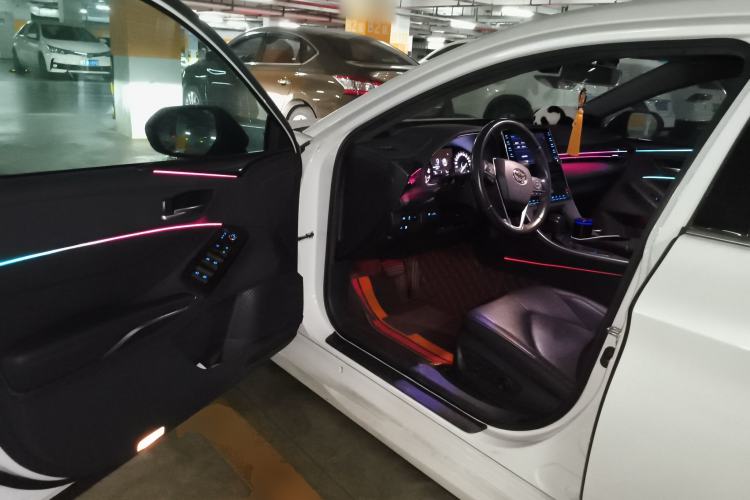 Used Toyota Avalon 2019 2.0L Luxury Edition China VI Standard Driver Seat