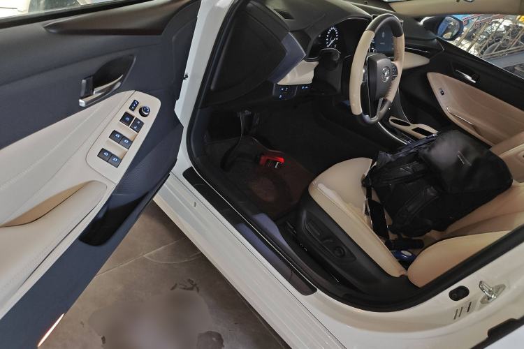 Used Toyota Avalon 2019 2.0L Luxury Edition China VI Standard Driver Seat