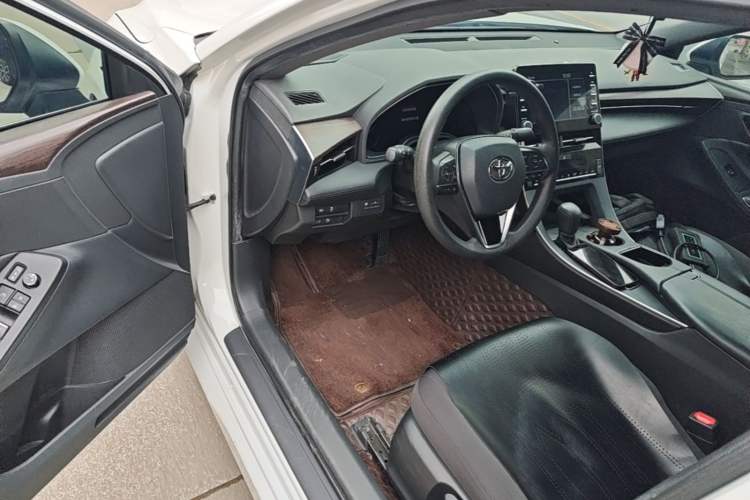 Used Toyota Avalon 2019 2.0L Ambition Edition China VI Driver Seat