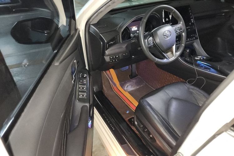 Used Toyota Avalon 2019 Dual-Engine 2.5L Limited Flagship Edition China VI Standard Driver Seat
