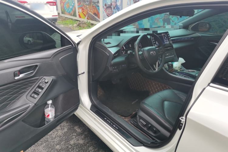 Used Toyota Avalon 2019 Dual-Engine 2.5L XLE Prestige Version China V Standard Driver Seat
