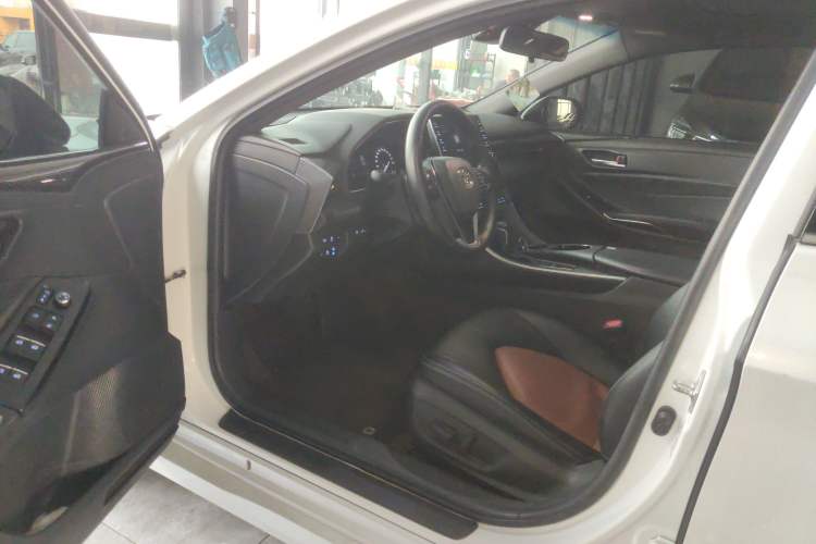 Used Toyota Avalon 2019 2.0L Ambition Edition China VI Driver Seat