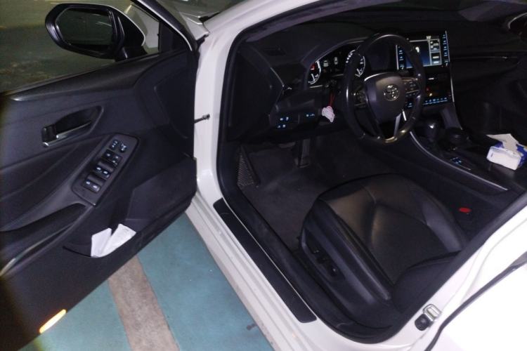 Used Toyota Avalon 2019 Dual-Engine 2.5L Luxury Edition China VI Standard Driver Seat