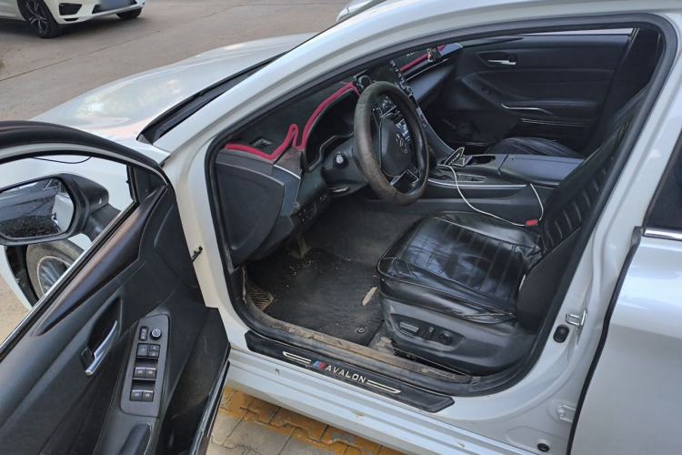 Used Toyota Avalon 2019 2.0L XLE Premium Edition China VI Driver Seat