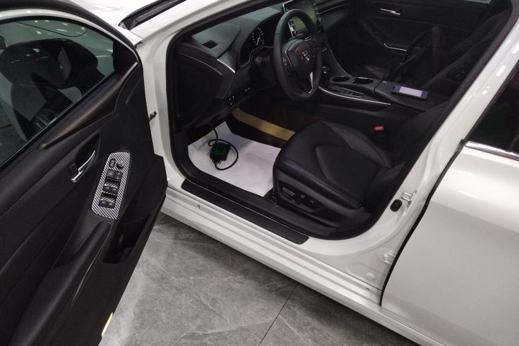 Used Toyota Avalon 2019 2.0L Luxury Edition China VI Standard Driver Seat