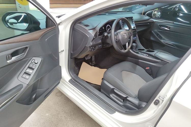 Used Toyota Avalon 2019 2.0L Ambition Edition China VI Driver Seat