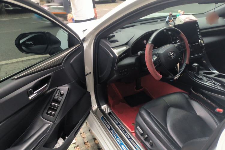 Used Toyota Avalon 2019 Dual-Engine 2.5L Luxury Edition China VI Standard Driver Seat