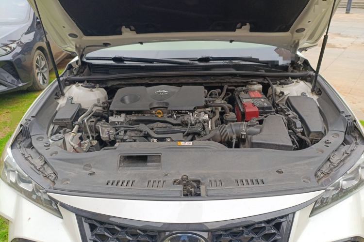 Used Toyota Avalon 2019 2.0L Luxury Edition China VI Standard Engine Bay
