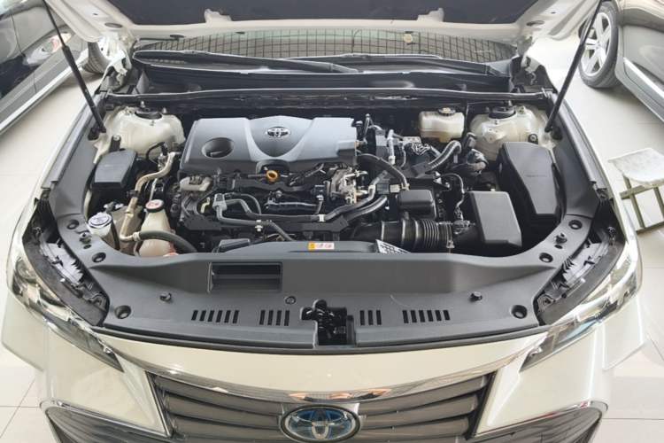 Used Toyota Avalon 2019 Dual-Engine 2.5L Luxury Edition China VI Standard Engine Bay