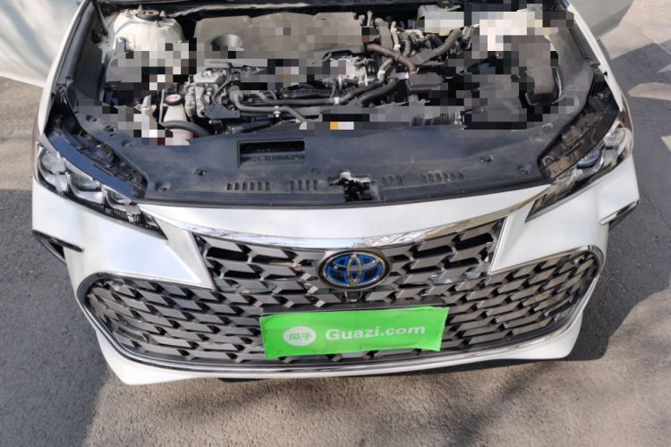Used Toyota Avalon 2019 Dual-Engine 2.5L XLE Prestige Version China VI Standard Engine Bay