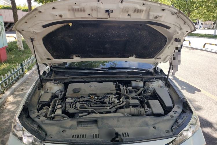 Used Toyota Avalon 2019 Dual-Engine 2.5L Luxury Edition China VI Standard Engine Bay