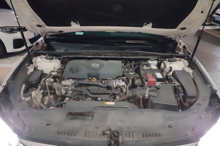 Used Toyota Avalon 2019 2.0L Luxury Edition China VI Standard Engine Bay
