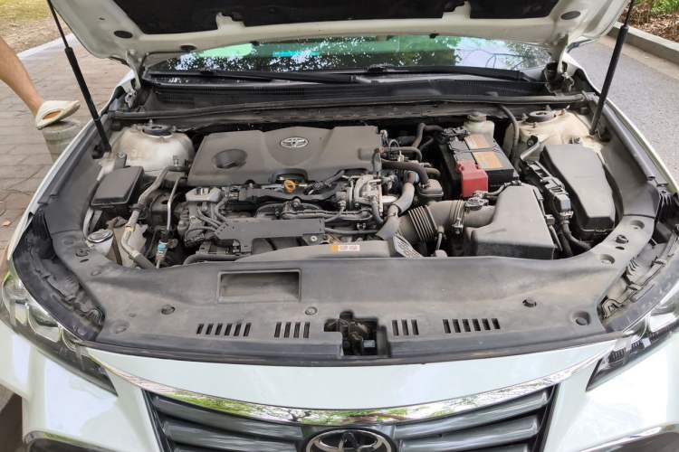 Used Toyota Avalon 2019 2.5L Ambition Version China VI Standard Engine Bay
