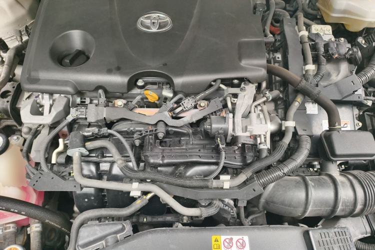 Used Toyota Avalon 2019 Dual-Engine 2.5L XLE Prestige Version China VI Standard Engine Bay