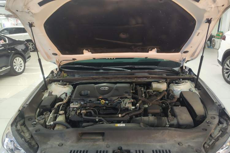 Used Toyota Avalon 2019 Dual-Engine 2.5L Luxury Edition China VI Standard Engine Bay