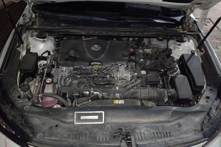 Used Toyota Avalon 2019 Dual-Engine 2.5L XLE Prestige Version China V Standard Engine Bay