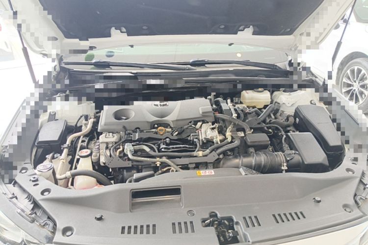 Used Toyota Avalon 2019 Dual-Engine 2.5L Luxury Edition China VI Standard Engine Bay