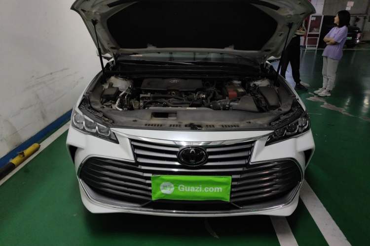 Used Toyota Avalon 2019 2.0L Luxury Edition China VI Standard Engine Bay