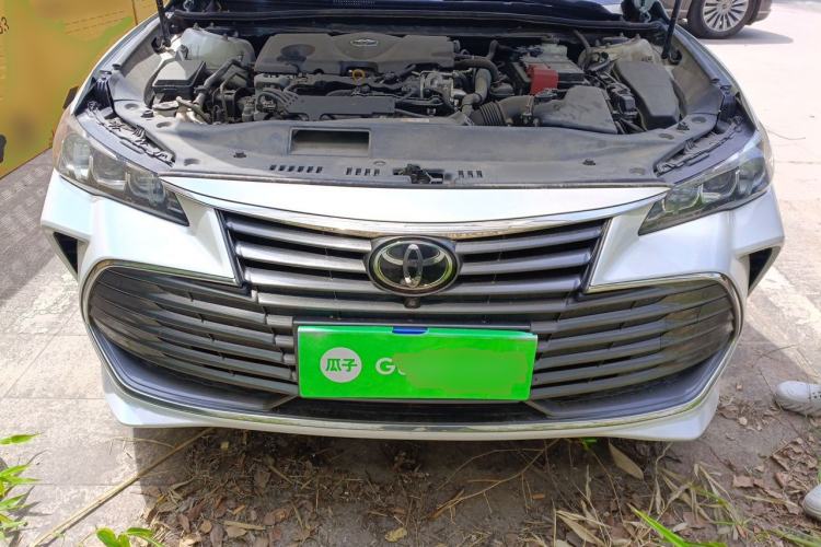 Used Toyota Avalon 2019 2.5L Touring Premium Version China VI Standard Engine Bay