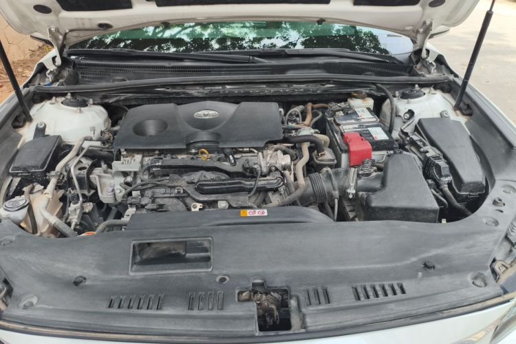 Used Toyota Avalon 2019 2.0L Luxury Edition China VI Standard Engine Bay