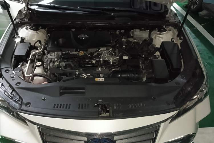 Used Toyota Avalon 2019 Dual-Engine 2.5L XLE Prestige Version China V Standard Engine Bay