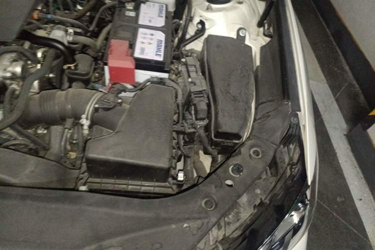 Used Toyota Avalon 2019 2.0L Luxury Edition China VI Standard Engine Bay Left
