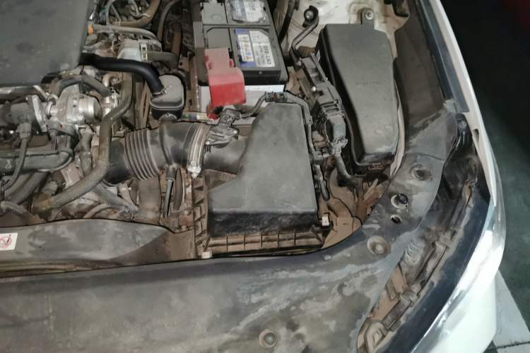 Used Toyota Avalon 2019 2.0L XLE Premium Edition China VI Engine Bay Left