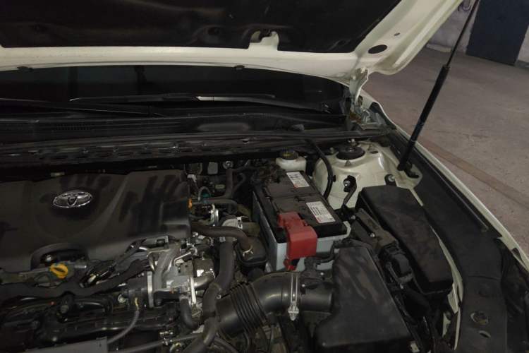 Used Toyota Avalon 2019 2.5L Ambition Version China VI Standard Engine Bay Left