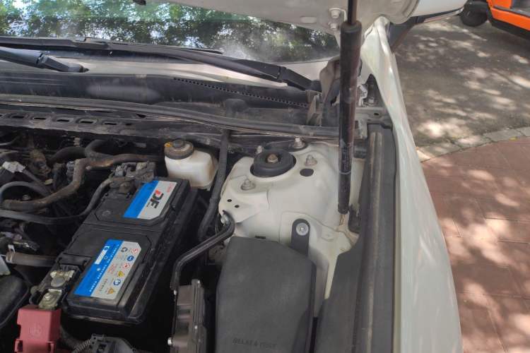 Used Toyota Avalon 2019 2.5L Ambition Version China VI Standard Engine Bay Left