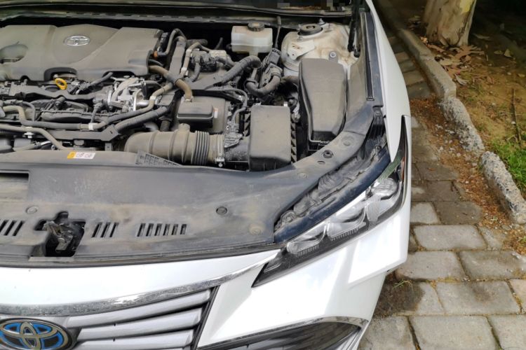 Used Toyota Avalon 2019 Dual-Engine 2.5L XLE Prestige Version China VI Standard Engine Bay Left