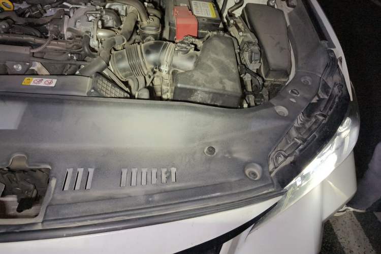 Used Toyota Avalon 2019 2.5L Touring Premium Version China VI Standard Engine Bay Left