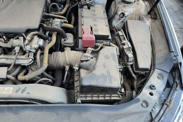 Used Toyota Avalon 2019 2.0L XLE Premium Edition China VI Engine Bay Left