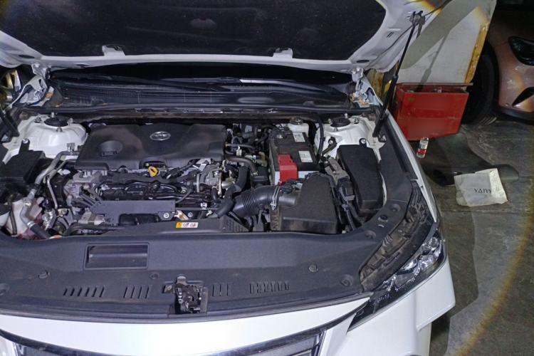 Used Toyota Avalon 2019 2.5L Touring Premium Version China VI Standard Engine Bay Left