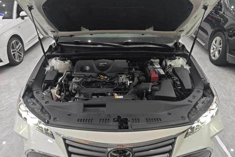 Used Toyota Avalon 2019 2.5L Ambition Version China VI Standard Engine Bay