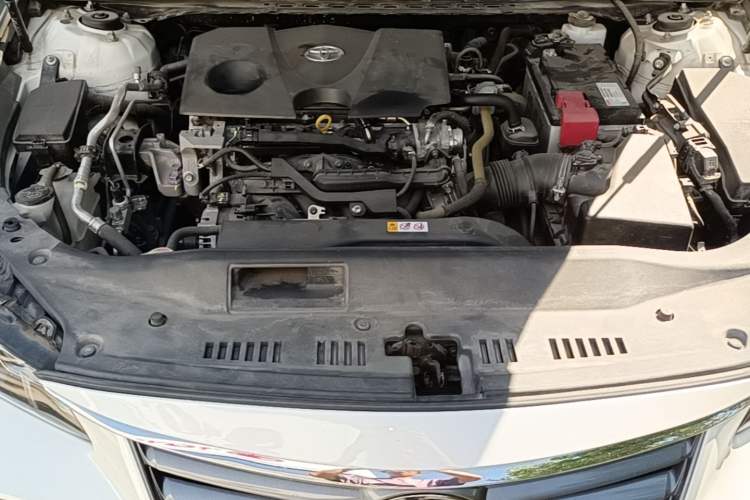 Used Toyota Avalon 2019 2.0L Luxury Edition China VI Standard Engine Bay