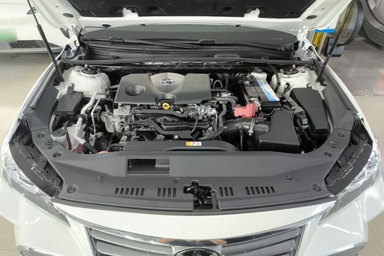 Used Toyota Avalon 2019 2.0L Luxury Edition China VI Standard Engine Bay