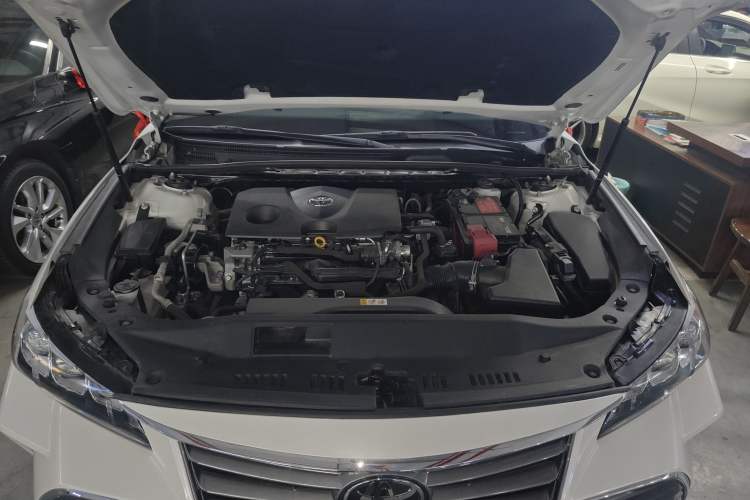 Used Toyota Avalon 2019 2.0L XLE Premium Edition China VI Engine Bay
