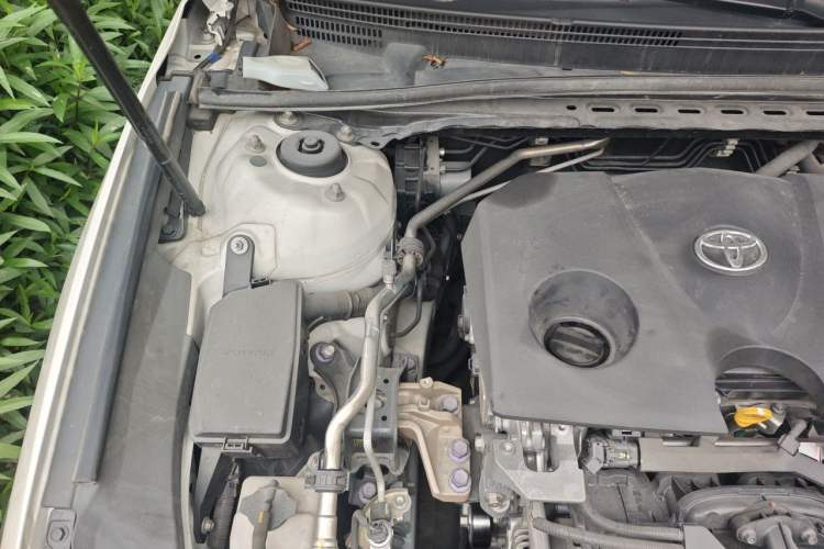 Used Toyota Avalon 2019 2.0L XLE Premium Edition China VI Engine Bay Right