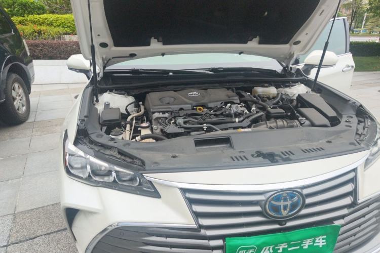 Used Toyota Avalon 2019 Dual-Engine 2.5L XLE Prestige Version China VI Standard Engine Bay Right