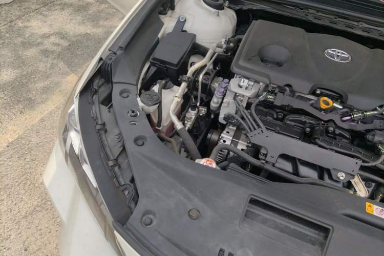 Used Toyota Avalon 2019 2.5L Touring Premium Version China VI Standard Engine Bay Right