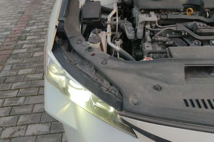 Used Toyota Avalon 2019 2.0L XLE Premium Edition China VI Engine Bay Right