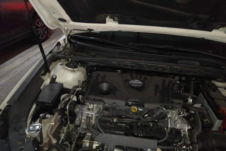 Used Toyota Avalon 2019 2.5L Ambition Version China VI Standard Engine Bay Right