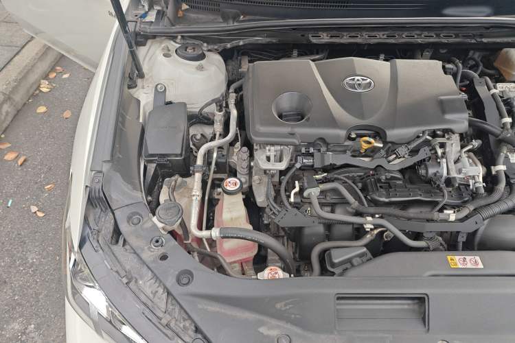 Used Toyota Avalon 2019 Dual-Engine 2.5L Luxury Edition China VI Standard Engine Bay Right