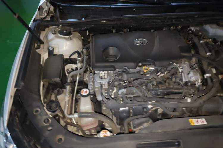 Used Toyota Avalon 2019 Dual-Engine 2.5L Luxury Edition China VI Standard Engine Bay Right