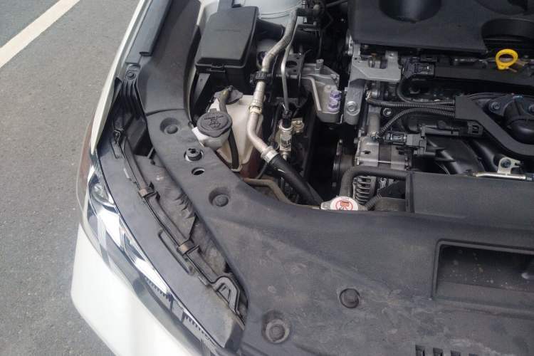 Used Toyota Avalon 2019 2.0L Luxury Edition China VI Standard Engine Bay Right